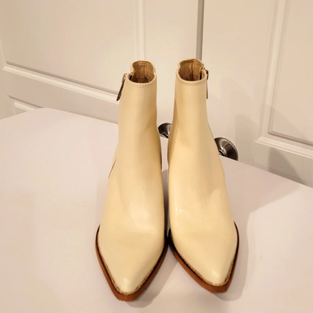SAM EDELMAN JABE BOOTIE SIZE 5.5 NWOT